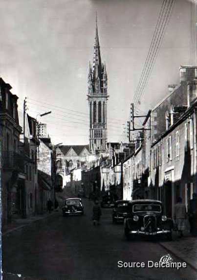 29 Saint Pol de Leon La Grande Rue.jpg